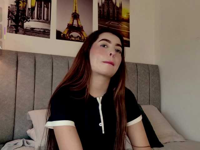 Caralella live cam on BongaCams