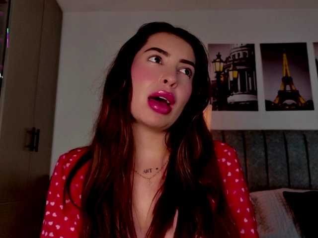 Caralella live cam on BongaCams