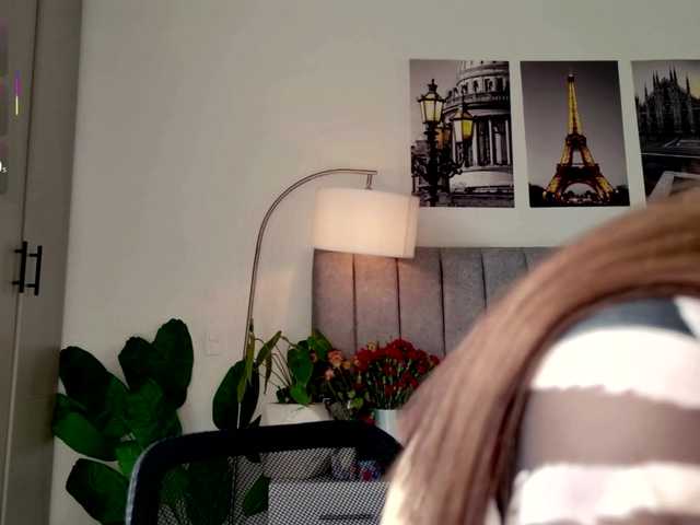 Caralella live cam on BongaCams