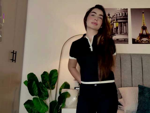 Caralella live cam on BongaCams