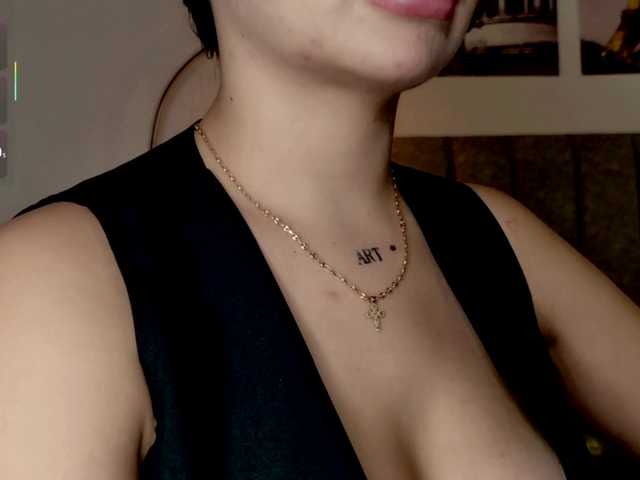 Caralella live cam on BongaCams