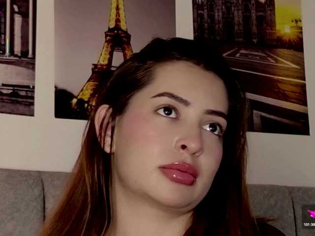 Caralella live cam on BongaCams