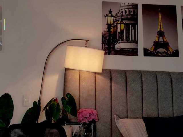Caralella live cam on BongaCams