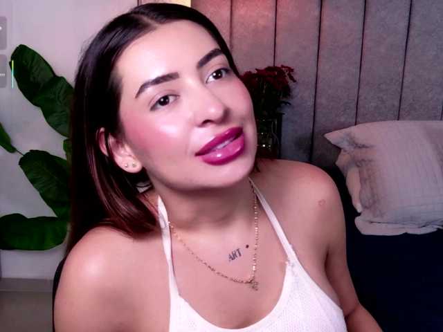 Caralella live cam on BongaCams