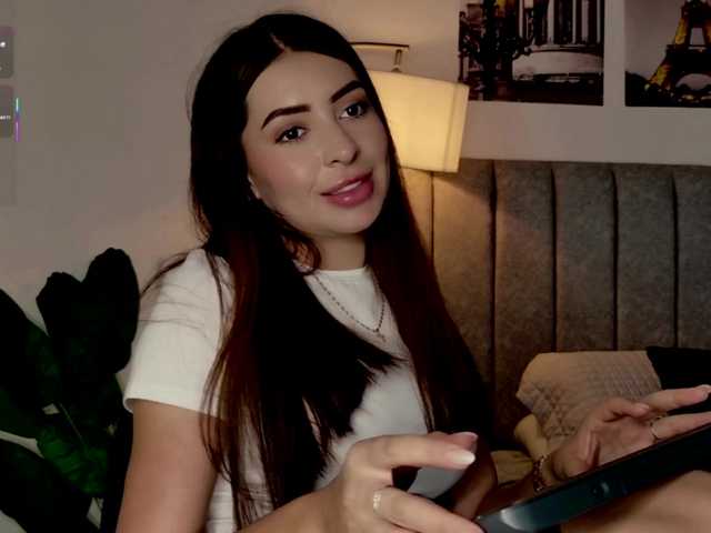 Caralella live cam on BongaCams