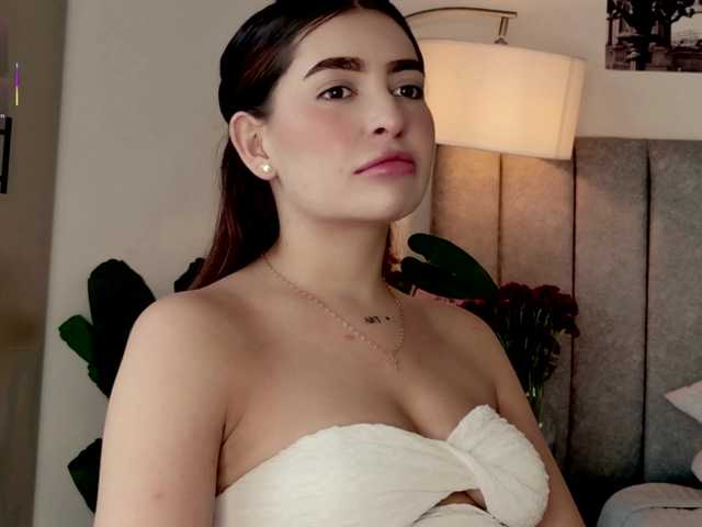 Caralella live cam on BongaCams