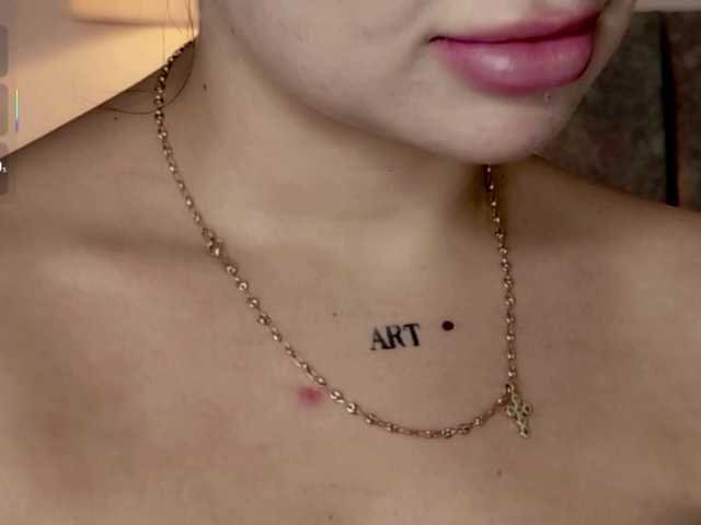 Caralella live cam on BongaCams