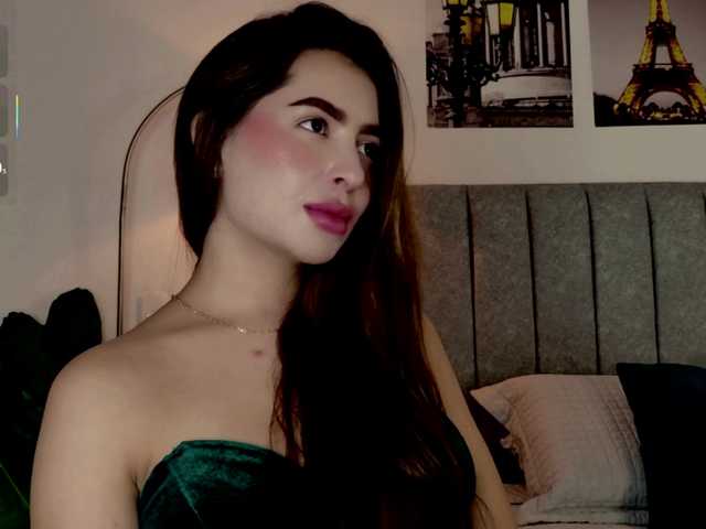 Caralella live cam on BongaCams