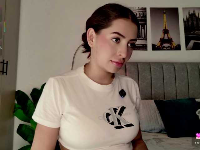 Caralella live cam on BongaCams