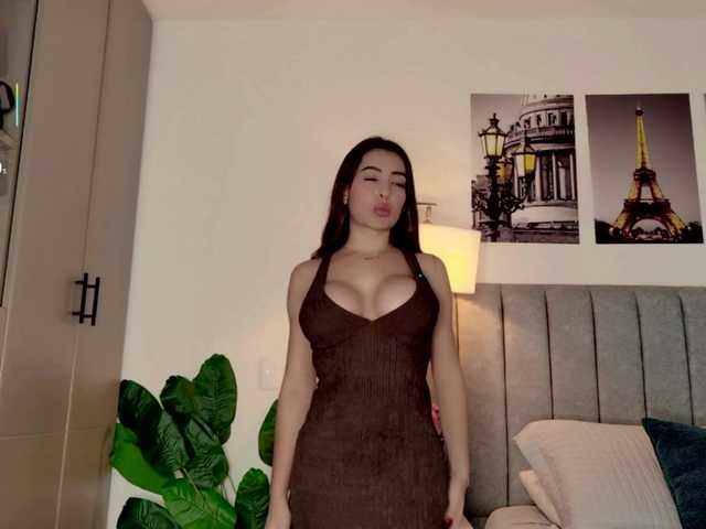 Caralella live cam on BongaCams