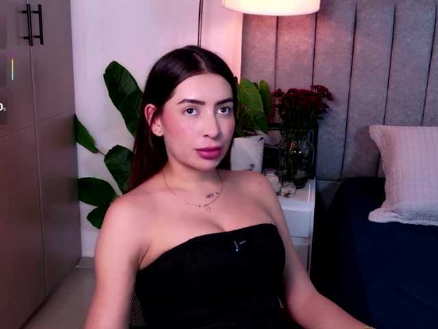 Caralella live cam on BongaCams