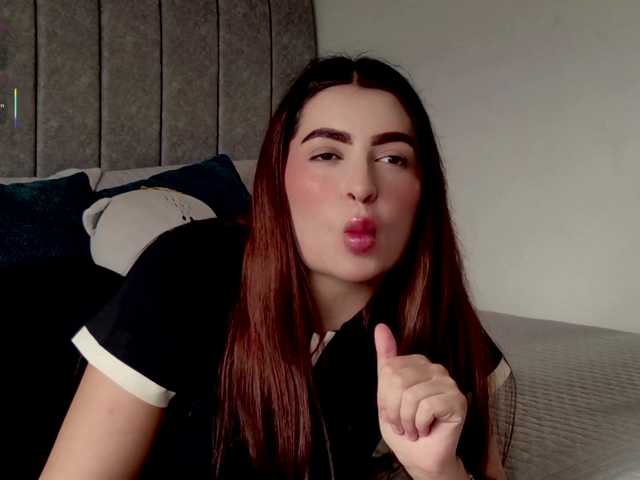 Caralella live cam on BongaCams