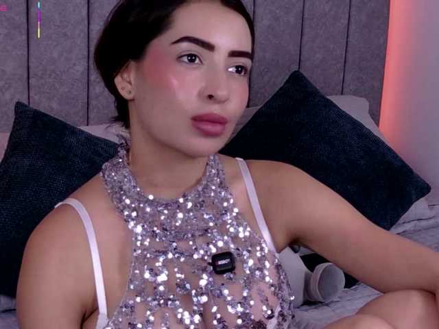 Caralella live cam on BongaCams