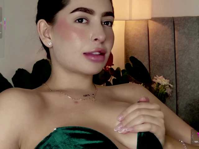 Caralella live cam on BongaCams