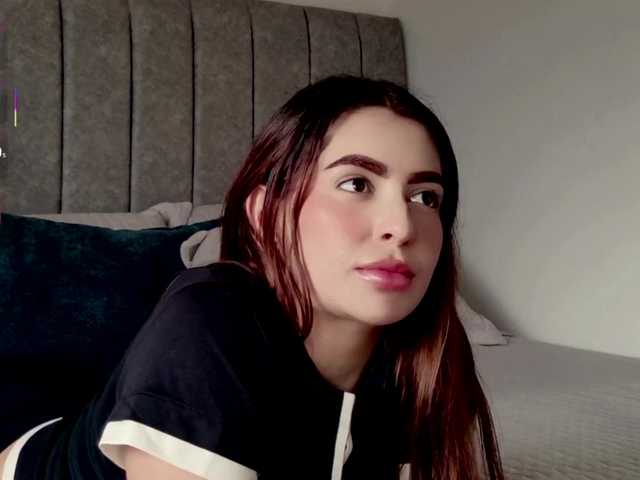 Caralella live cam on BongaCams
