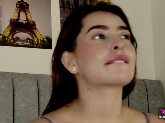 Caralella live cam on BongaCams