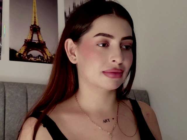 Caralella live cam on BongaCams