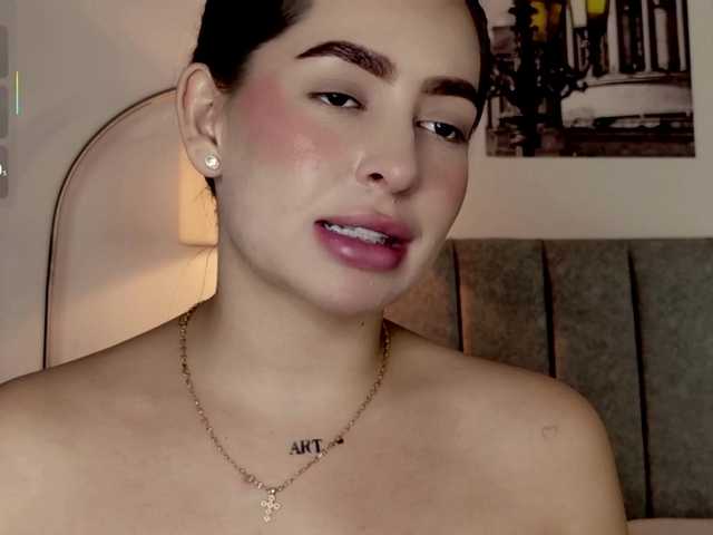 Caralella live cam on BongaCams