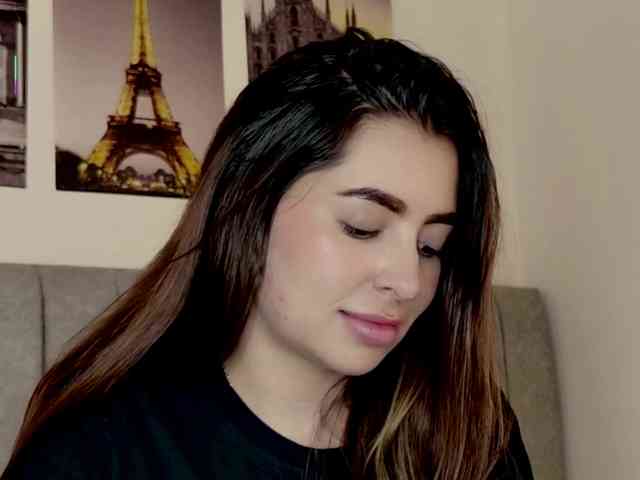 Caralella Live Webcam on BongaCams