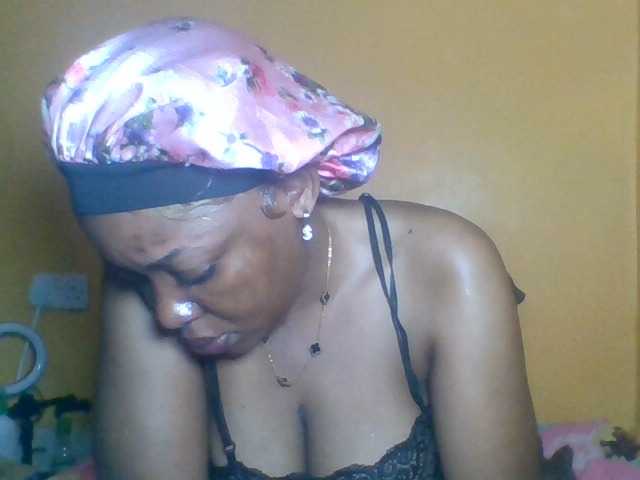 Prettyblackgal live cam on BongaCams