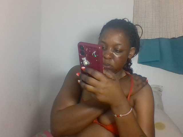 Prettyblackgal live cam preview