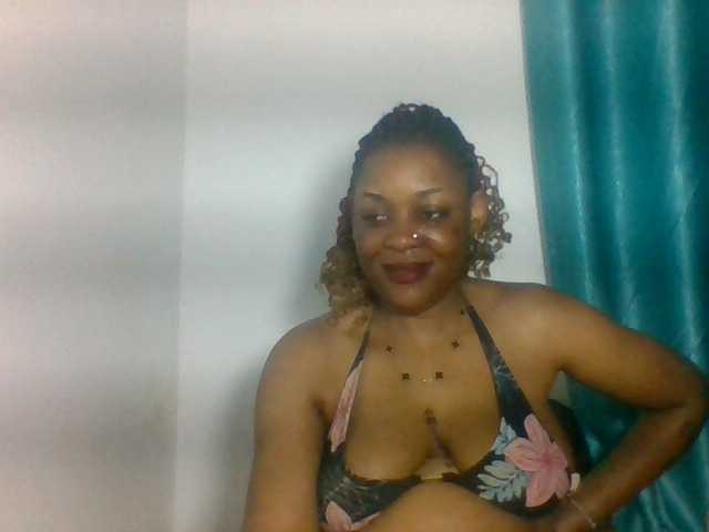 Prettyblackgal live cam on BongaCams