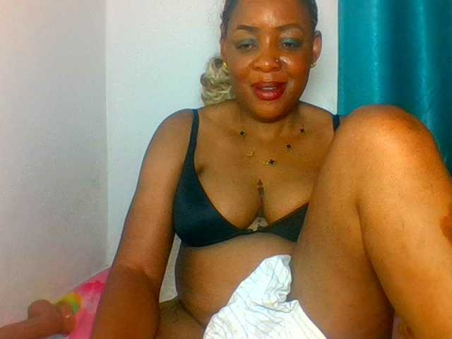 Prettyblackgal live cam on BongaCams