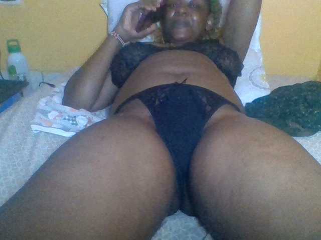 Prettyblackgal live cam on BongaCams