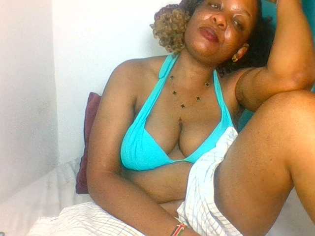 Prettyblackgal live cam on BongaCams