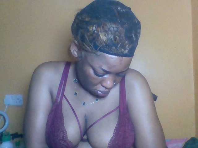 Prettyblackgal live cam on BongaCams