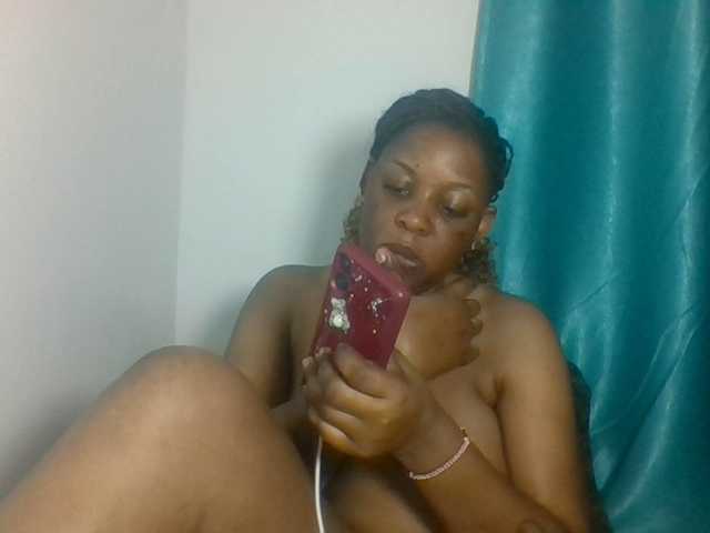 Prettyblackgal live cam on BongaCams