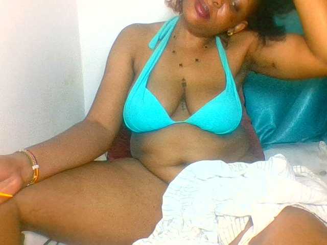 Prettyblackgal live cam on BongaCams