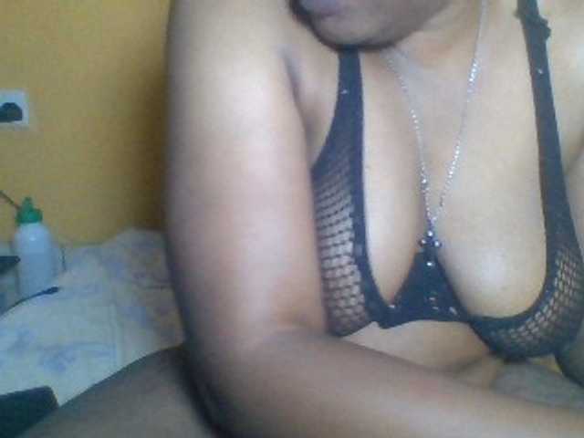 Prettyblackgal live cam on BongaCams