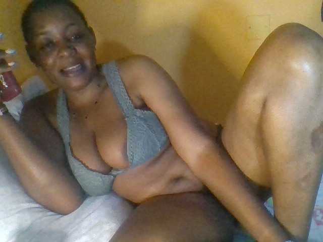 Prettyblackgal live cam on BongaCams