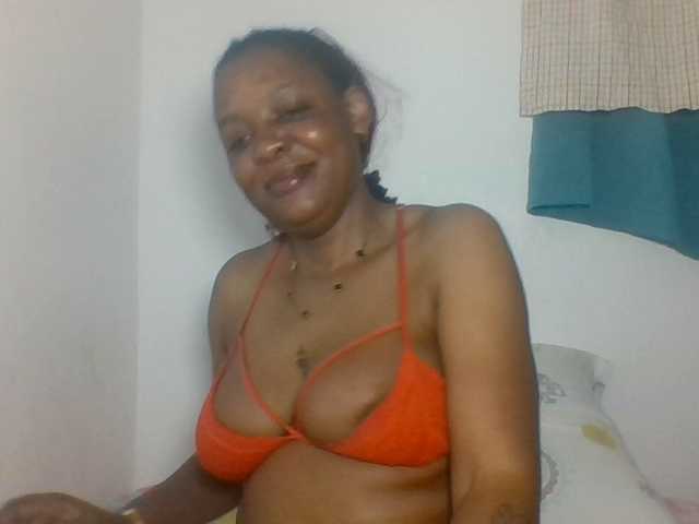 Prettyblackgal live cam preview