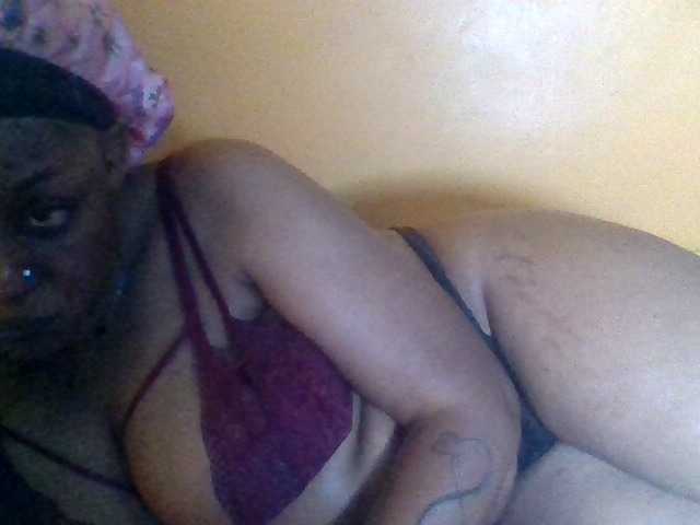 Prettyblackgal live cam on BongaCams