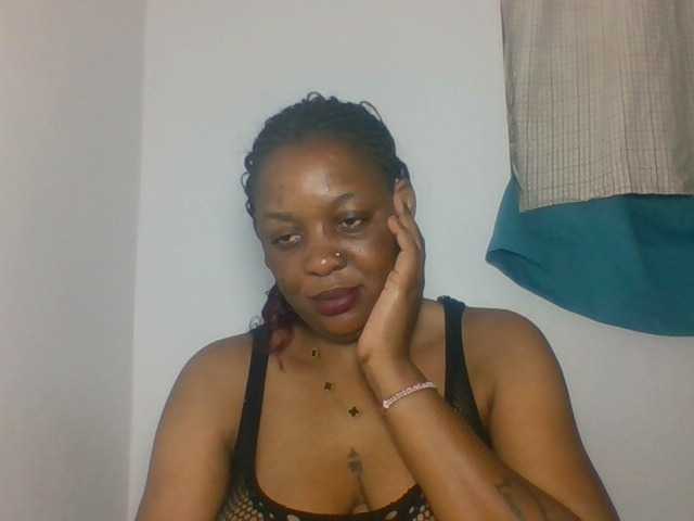 Prettyblackgal live cam on BongaCams