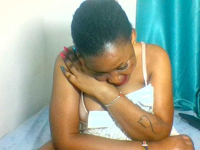 Prettyblackgal live cam on BongaCams