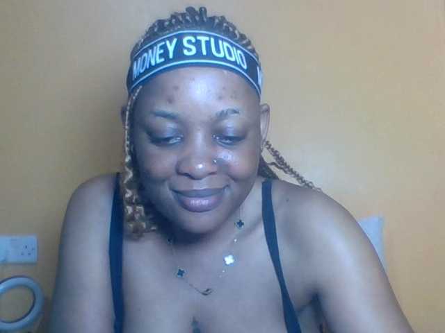 Prettyblackgal live cam on BongaCams