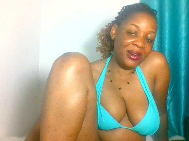 Prettyblackgal, live now on BongaCams