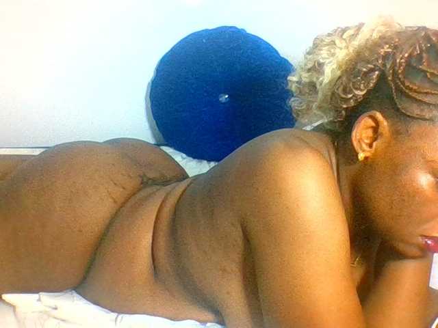 Prettyblackgal live cam on BongaCams