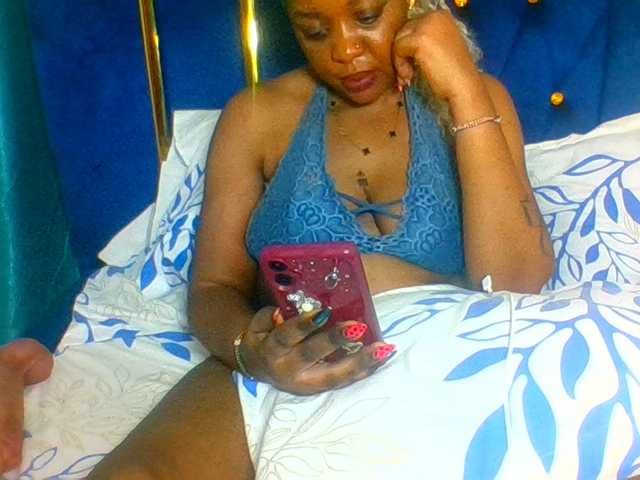 Prettyblackgal live cam on BongaCams