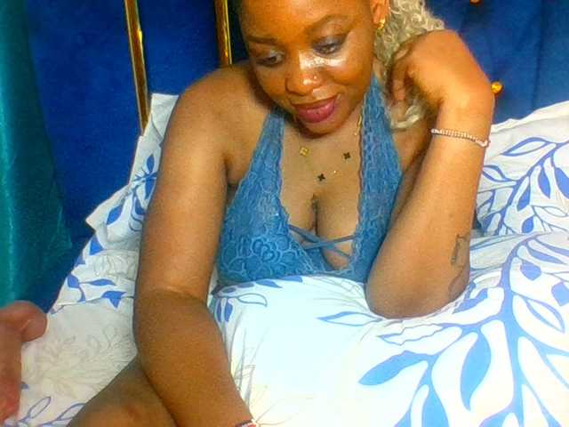 Prettyblackgal live cam on BongaCams