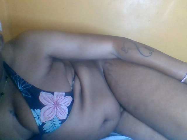 Prettyblackgal live cam on BongaCams