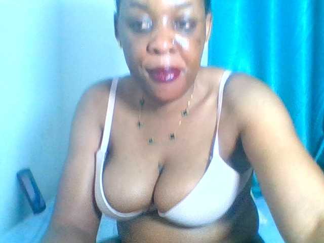 Prettyblackgal live cam on BongaCams