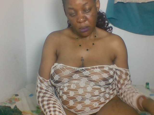 Prettyblackgal live cam on BongaCams
