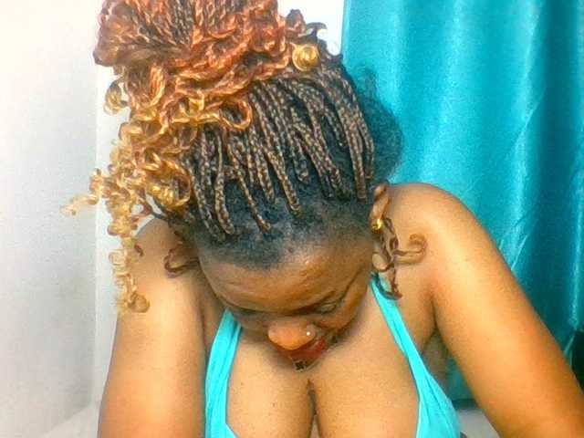 Prettyblackgal live cam on BongaCams