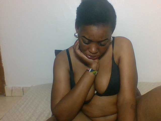 Prettyblackgal live cam on BongaCams
