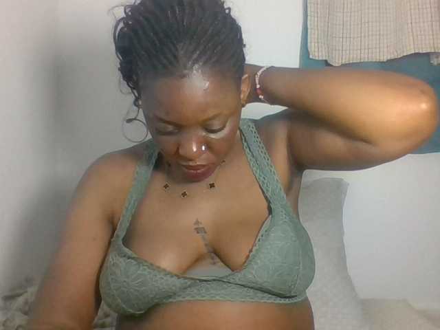 Prettyblackgal live cam on BongaCams