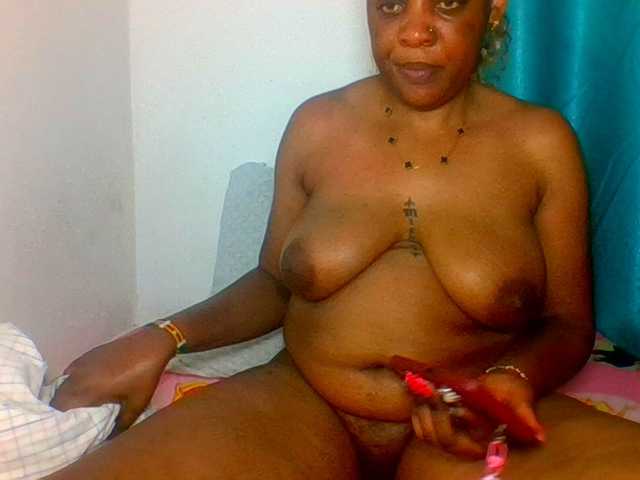 Prettyblackgal live cam preview